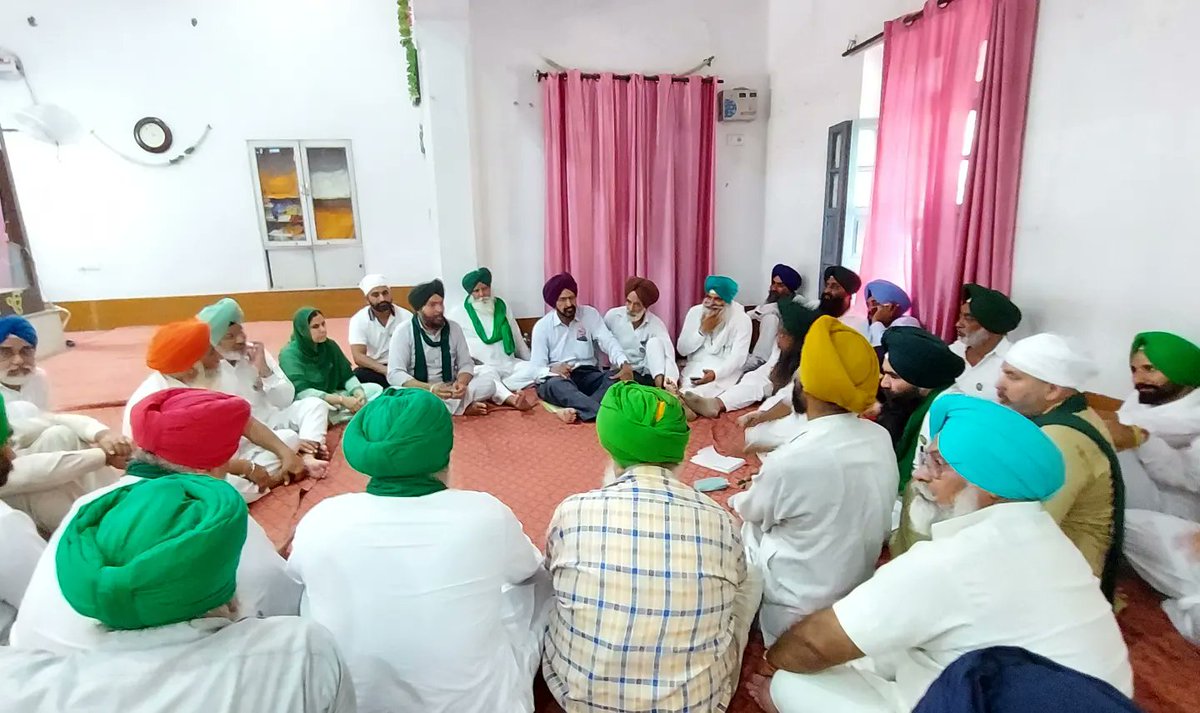 TeamKEMofficial's tweet photo. ਸੰਯੁਕਤ ਕਿਸਾਨ ਮੋਰਚਾ ਪੰਜਾਬ ਦੀ ਮੀਟਿੰਗ ਫਗਵਾੜਾ ਵਿਖੇ ਚਲ ਰਹੇ ਧਰਨੇ ਅਤੇ ਬਾਕੀ ਮੁੱਦਿਆਂ ਸਬੰਧੀ। 
संयुक्त किसान मोर्चा पंजाब की मीटिंग फगवाड़ा में चल रहे धरने और बाकी मुद्दों के ऊपर। https://t.co/XcopyPspBU