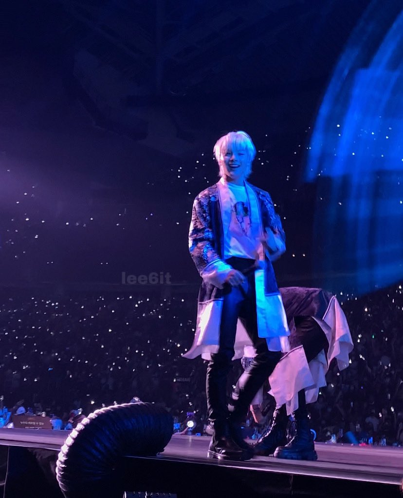 eve misses skz tweet media