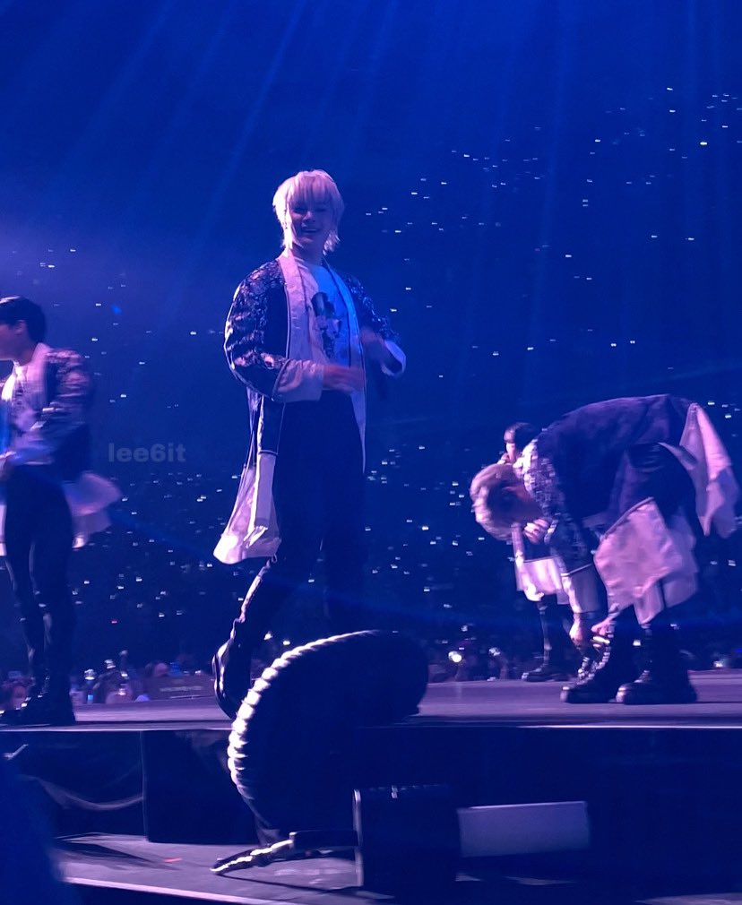 eve misses skz tweet media