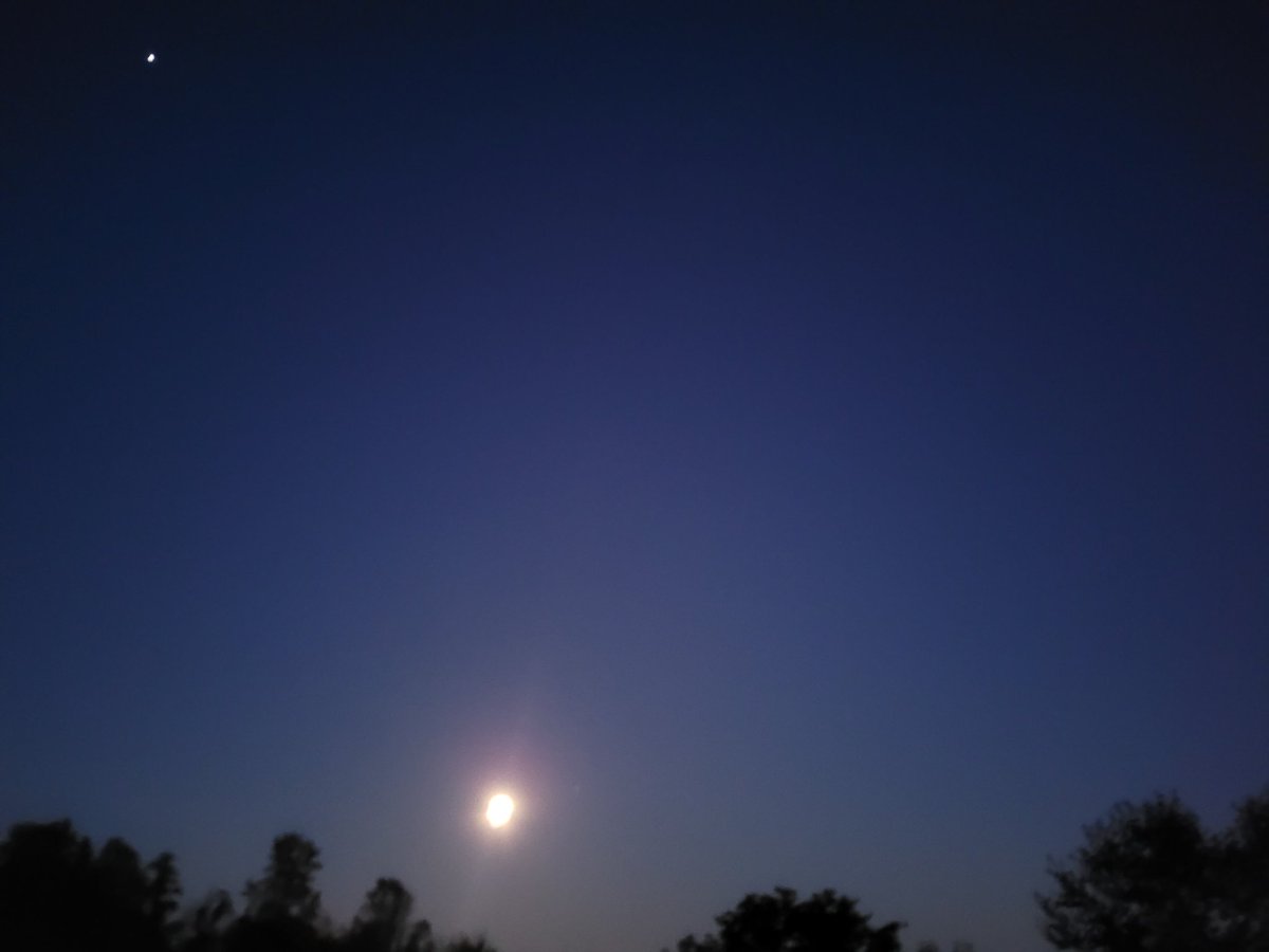Moonlight #supermoon #darkstar <a href="/MaureenMcCann13/">Maureen McCann</a> <a href="/pathammer/">Patrick Hammer</a> <a href="/EastAuroraNY/">East Aurora, NY</a> <a href="/BobWeir/">Bobby Weir</a>