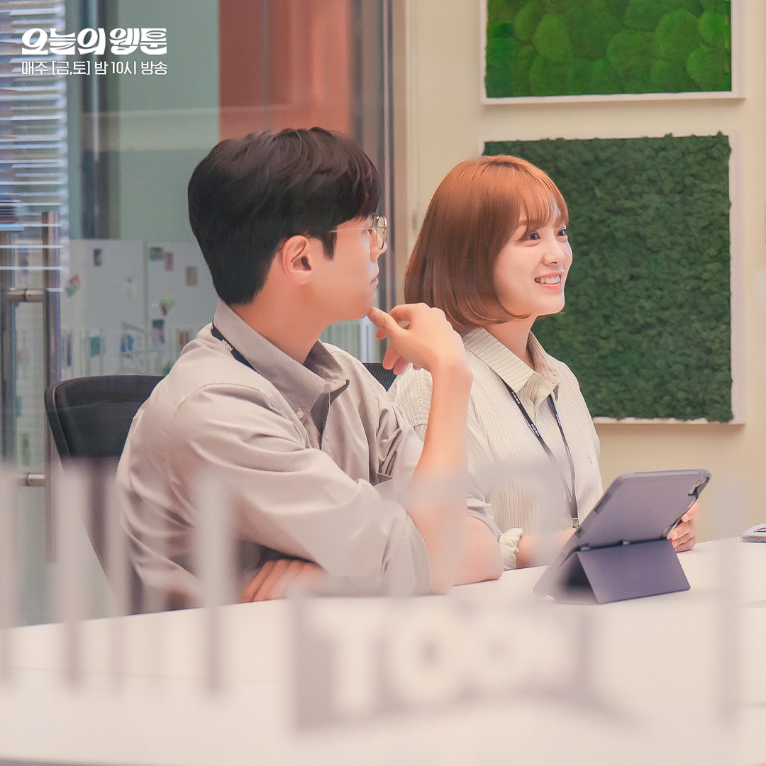 TheDramaWorld2's tweet photo. PHOTO: On Ma Eum radiates passionate energy with all her hear!😍💖

#TodaysWebtoon #KimSeJeong #ChoiDaniel #NamYoonSu #koreandramas #kdramas #koreandrama #kdrama #kpop #mbc #korea https://t.co/0fRBVAPzZD
