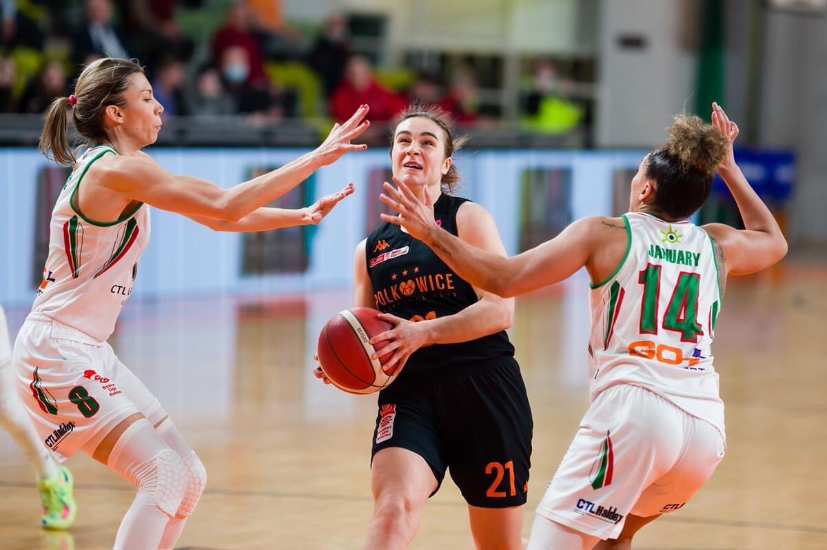🏀 💣 Mistrzyni Polski zagra w Contimax MOSIR Bochnia! 🔥

Alicja Grabska wzmacnia rozegranie bocheńskiego teamu. 💪

Witamy w drużynie! 👋

bochnia.basketball/alicja-grabska…

📸 foto: BC Polkowice