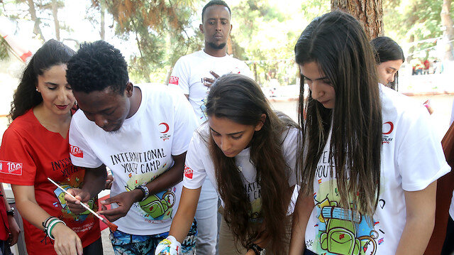 🇹🇷 Bugün Uluslararası Gençlik Günü! 

İhtiyaç duyulan her alanda #DaimaHazır olan tüm gönüllülerimizi kutluyoruz!

🌍 Today is International #YouthDay!

We sincerely congratulate all of our volunteers who are always ready in every field where they are needed!