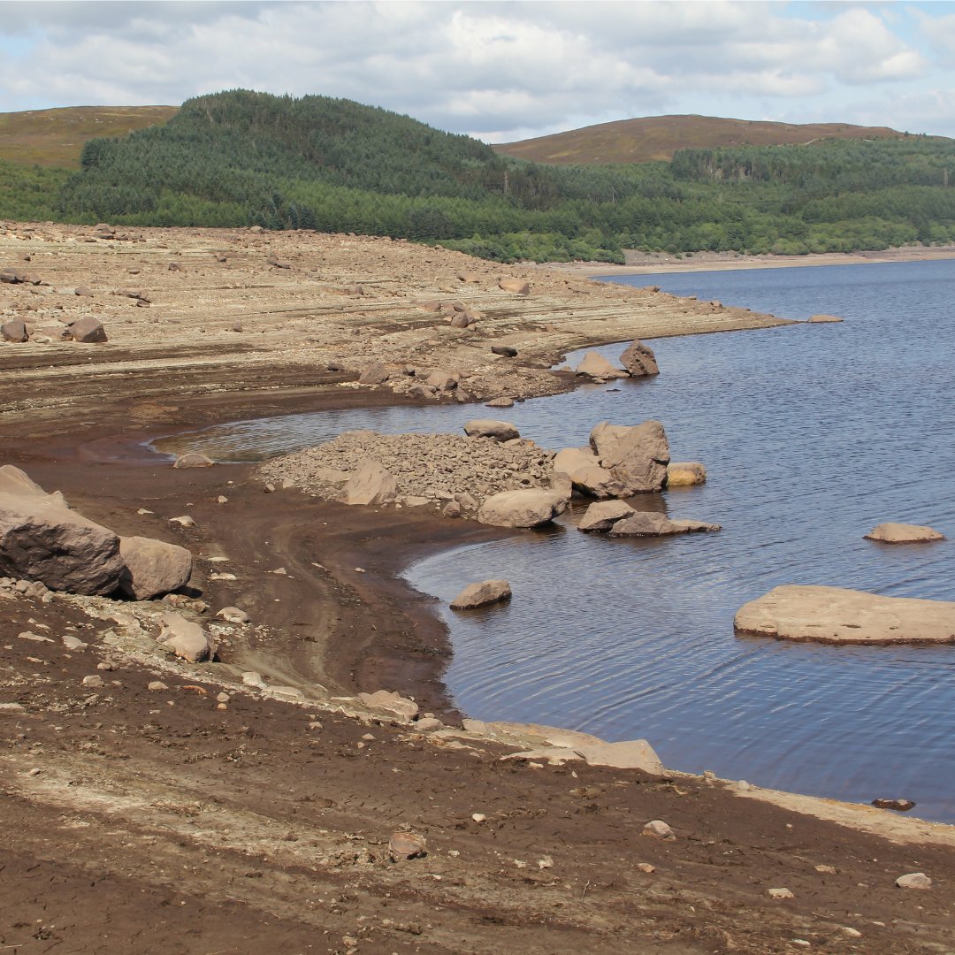 CanoeWales's tweet photo. Drought advice note to paddlers
Check out our latest blog for info on how to keep yourself safe and look out for the environment in this super dry weather.  
Click here: https://t.co/5s4Q0g0nw4 https://t.co/ERQ8EiJoug