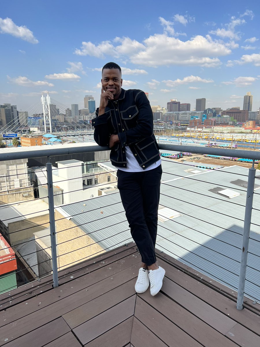 Wanted a pic of me by Mandela bridge but this is as close as I could get without losing my phone.

#JoziBoy