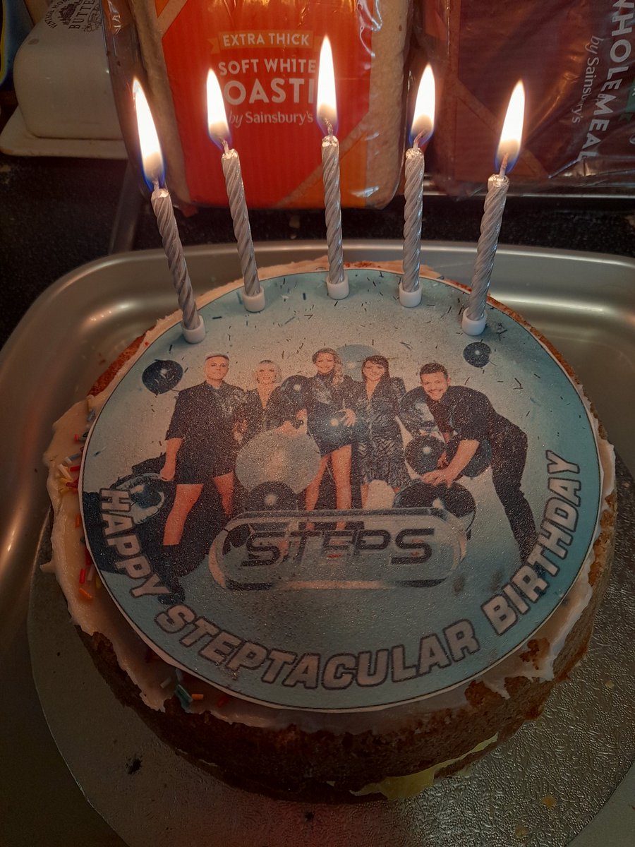 JoeBoyTiger1992's tweet photo. It was my birthday yesterday and it was STEPTACULAR!!!! :D @OfficialSteps @Faye_Tozer @Ianhwatkins @LSLofficial @llatchfordevans @_ClaireRichards #HappyBirthday #ItsMyBirthday #HappyBirthgay #Steps #Steptacular #25YearsofSteps #Birthday #GayandProud #Brighton #WhatTheFutureHolds https://t.co/gIgxWfVjCX
