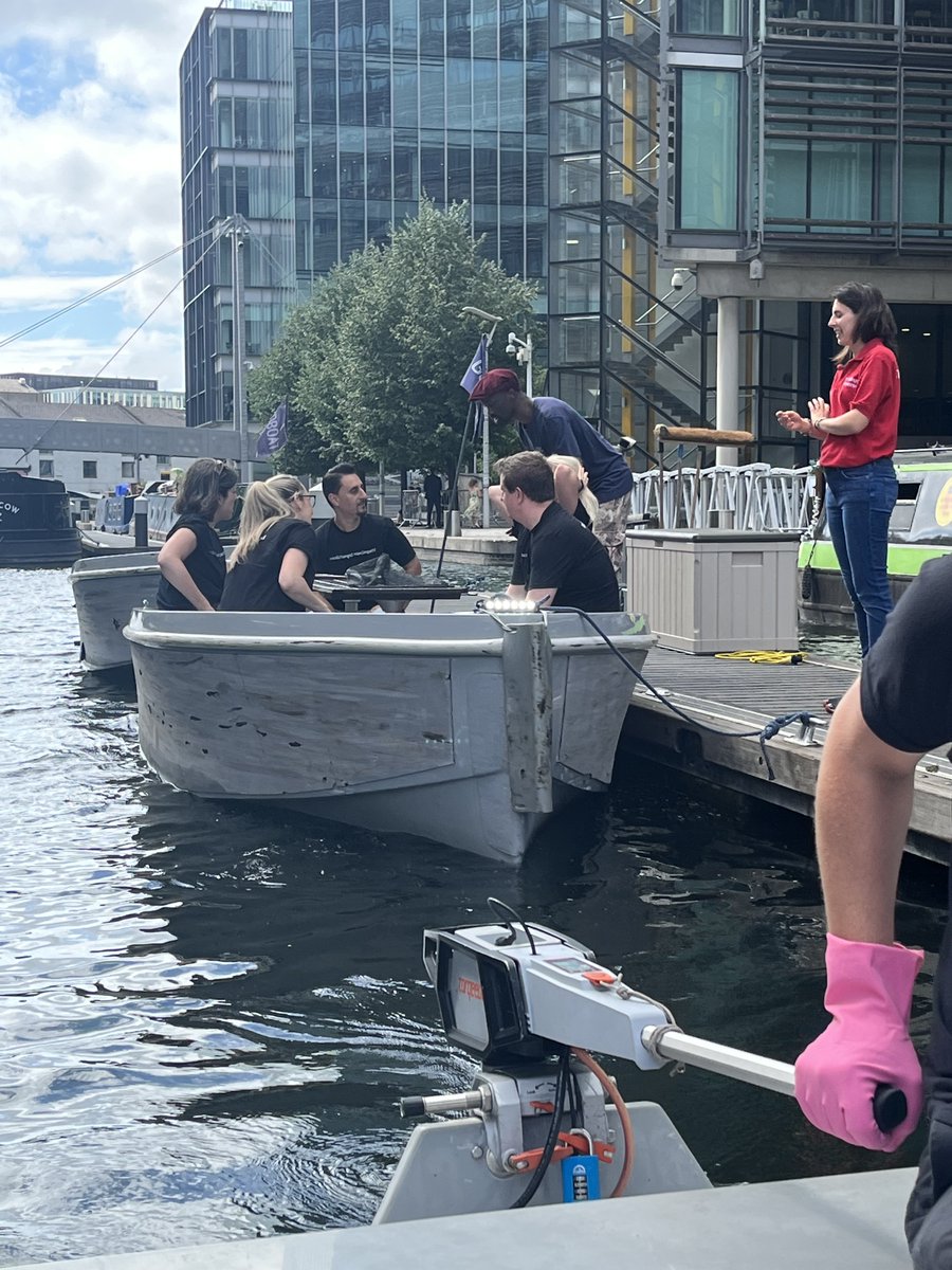 SplunkUK's tweet image. Our London Marketing team put on their (pink) gloves to donate their time for Splunk Global Volunteering Day last week. They picked up rubbish and gave the Paddington Basin a proper, well-needed clean-up. Thank you to all the Splunkers who participated!
#SplunkForGood