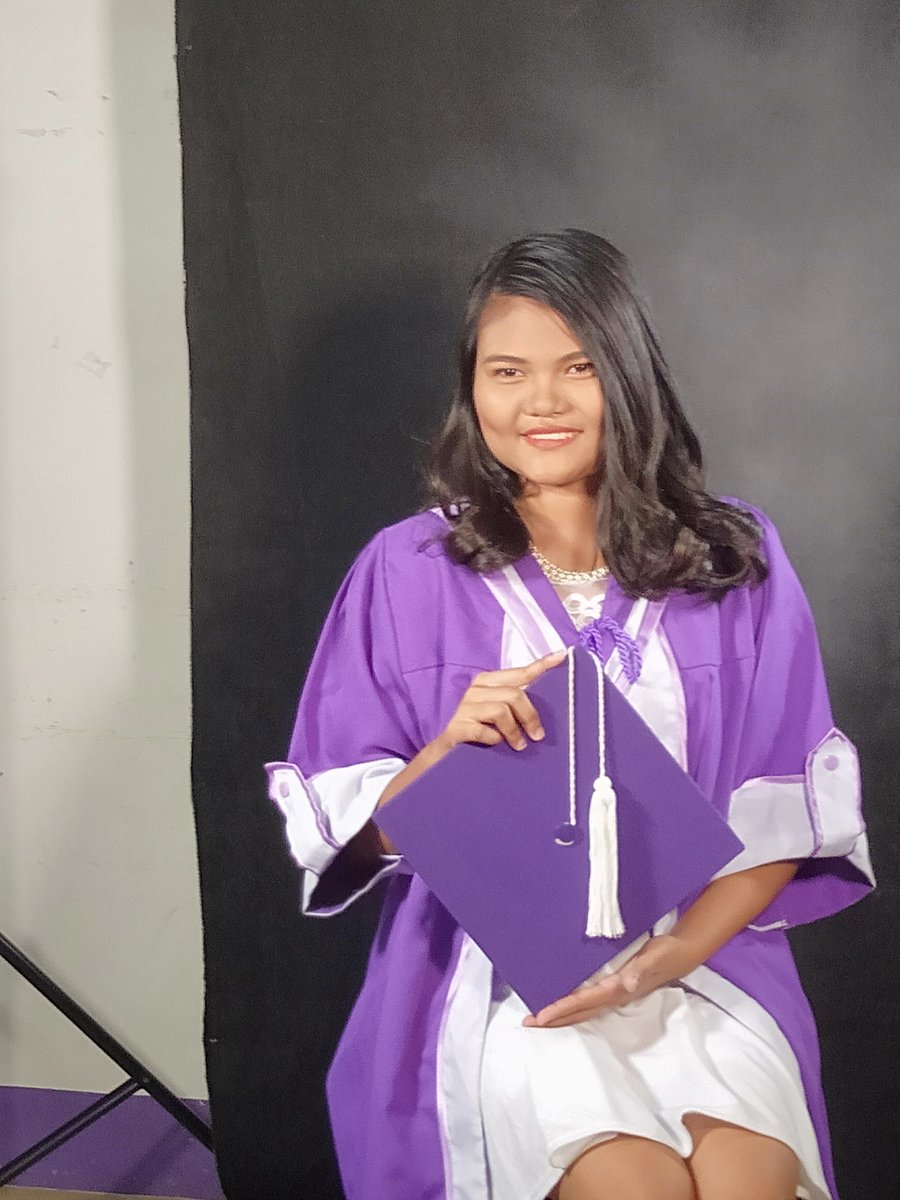 addisonarenas29's tweet image. March 16, 2019

This is it!!! Graduating for grade 12...😇😇

#graduation2019 #graduating #Grade12STEM