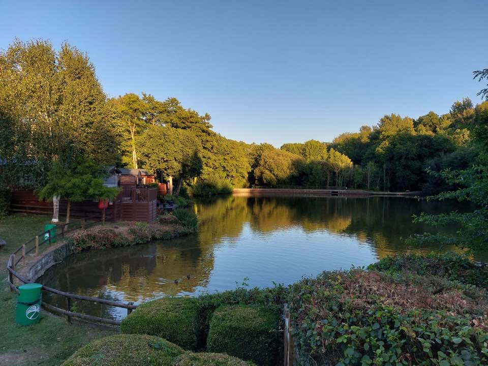 Can you guess which of our parks this stunning lake is based on? Comment down below!  🤔  

📷 Philip, holiday homeowner
