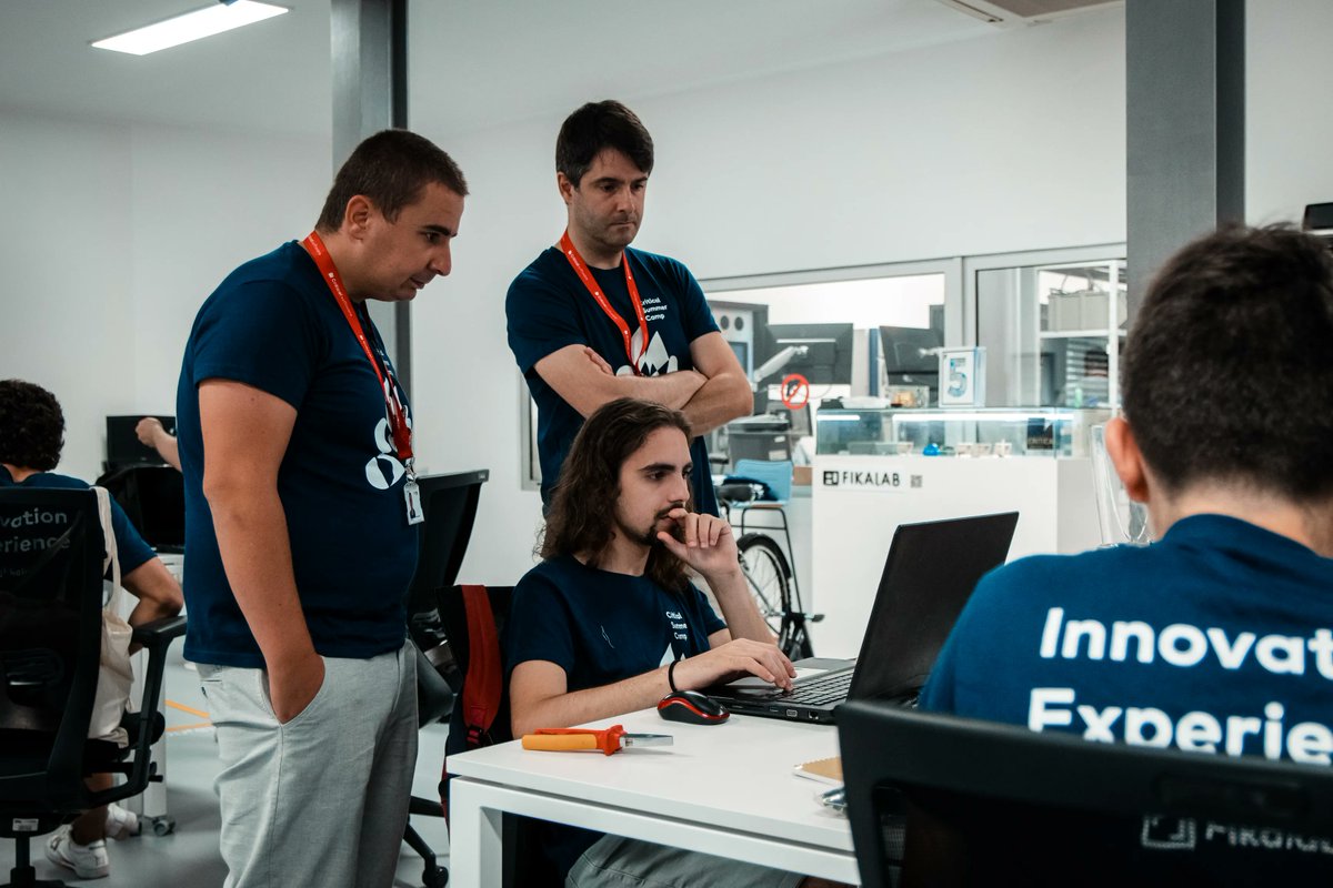 CriticalSftware's tweet image. Our Fikalab rooms are a safe space to #invent, #innovate and bring your #dreamprojects to life. ⚡  

What will you #imagine? 💡

#Innovation