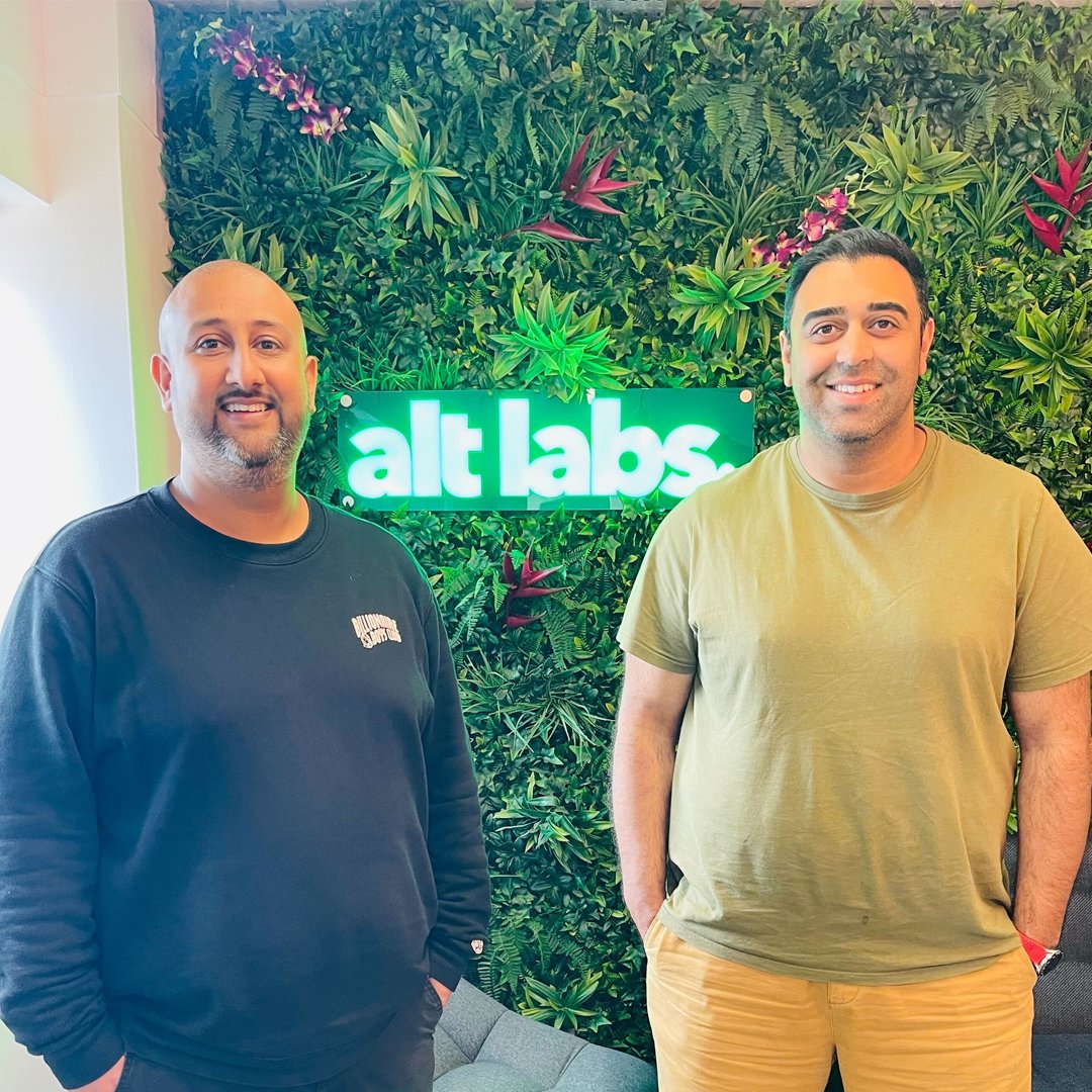 useyournudl's tweet photo. Itβs always a pleasure when we get to visit our bro Anwar at @AltLabsAgency! π
This team are the πβs of innovation! Keeping businesses moving forward, while we keep them growing. Thatβs what we call a slam dunk of a collaboration! π
#UseYourNudl #AltLabs #Innovation #Funding https://t.co/VQfw1EJfQ3