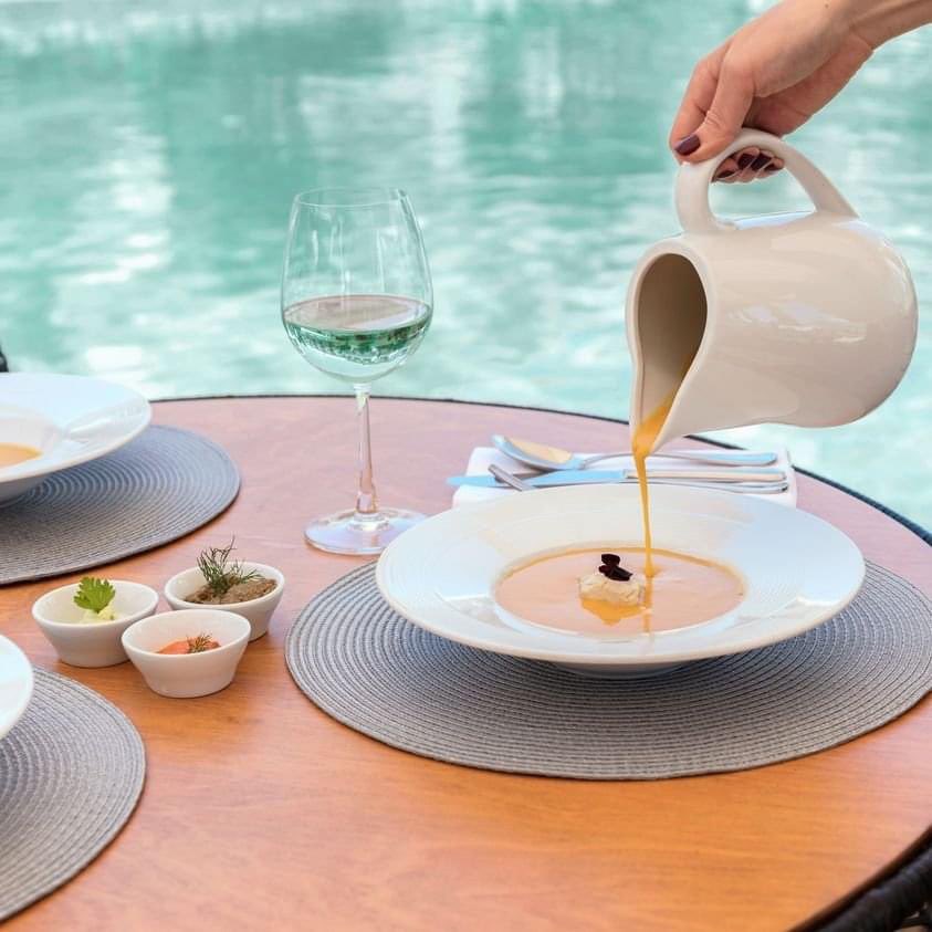 Luxury Worldwide tweet media