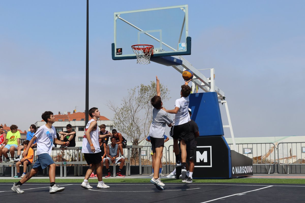 PabloRey_'s tweet photo. Mais fotos de @albaarp_ en @omarisquino , gracias polas espectaculares fotos , excelente traballo 👏👏
#Yago14 #BaskeLover #OM22 #Galicia09 #Basquet https://t.co/Oy1mfWkwDT