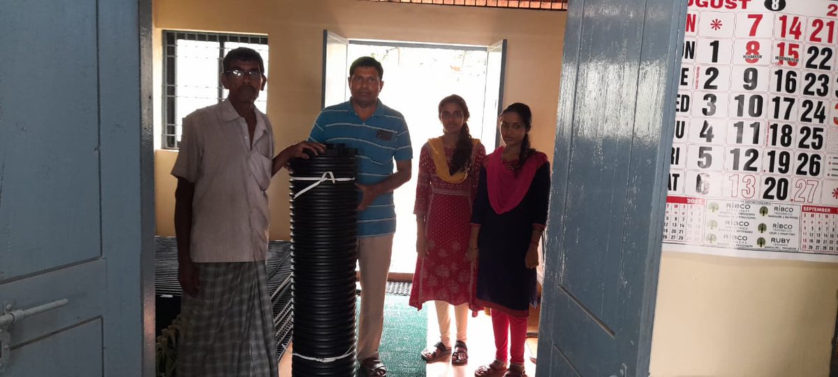 AHVS_Karnataka's tweet image. ದಿನಾಂಕ: 12/08/2022 ರಂದು, ಉತ್ತರ ಕನ್ನಡ ಜಿಲ್ಲೆಯ ಭಟ್ಕಳ ಗ್ರಾಮದ ಪಶು ಆಸ್ಪತ್ರೆಯಲ್ಲಿ ಫಲಾನುಭವಿಗಳಿಗೆ  ನೆಲಹಾಸು ವಿತರಣೆ ಕಾರ್ಯಕ್ರಮವನ್ನು ಡಾ.ರಾಕೇಶ್ ಬಂಗ್ಲೆ ಉಪನಿರ್ದೇಶಕರು(ಆಡಳಿತ) ರವರ ನೇತೃತ್ವದಲ್ಲಿ ಹಮ್ಮಿಕೊಳ್ಳಲಾಯಿತು.
#Cowmat #Uttarkannada