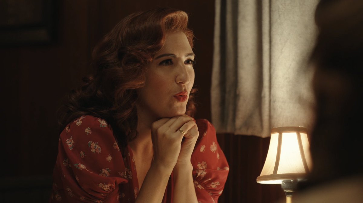 haleyobsession's tweet photo. d’arcy carden as greta gill. that’s it that’s the tweet. #LeagueOfTheirOwn https://t.co/ZQddBU37d4