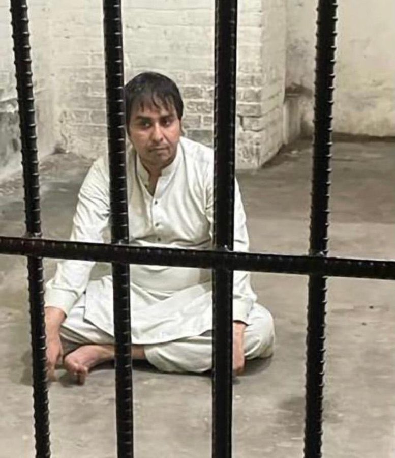 k110022993's tweet photo. مجھ سے دوران تفتیش پوچھا جاتا ہے عمران خان کھاتے کیا ہیں ، شہباز گل https://t.co/bsxtOmf9LM