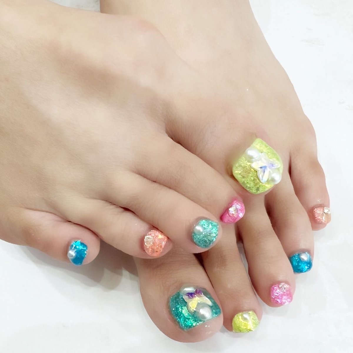 ENA0568's tweet photo. NEW💅🦶
ちょい前に💅changeしてきた😵‍💫
今回はおまかせ💅
@__ewy__ 
#nail#japan#ewy#吉祥寺#kichijoji#newnail#ネイル#original#オリジナル#new#派手好き#cute#jelnail#ewy#japan#colorful#summer#summernails https://t.co/KUkvkJkirp