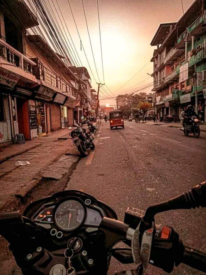 समय ले धेरै कुरा सिकायो,, तर समयमा सिकाएन।❤️😐