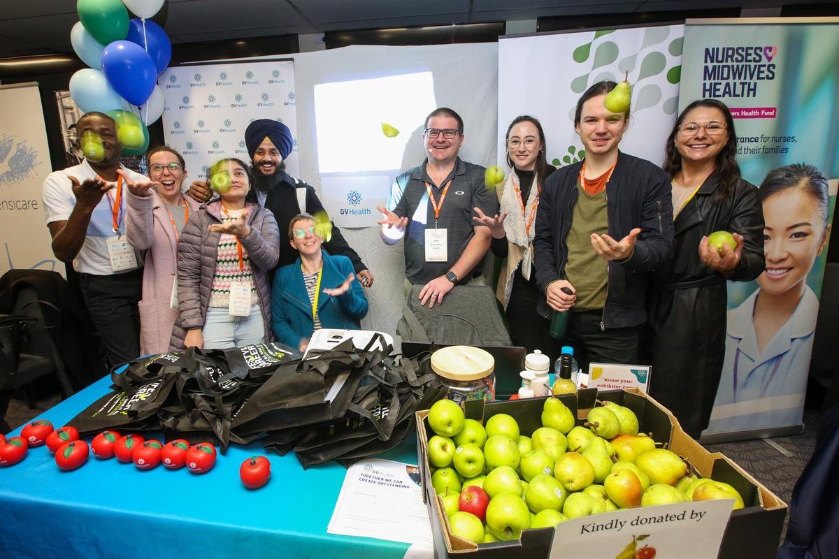 CMHNunimelb's tweet photo. All smiles at Day 2 of the #collab2022 https://t.co/iXtVzfjpMG