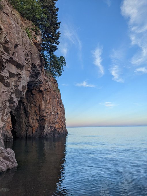 fulfilling day. night night. https://t.co/GAA48JUcxD