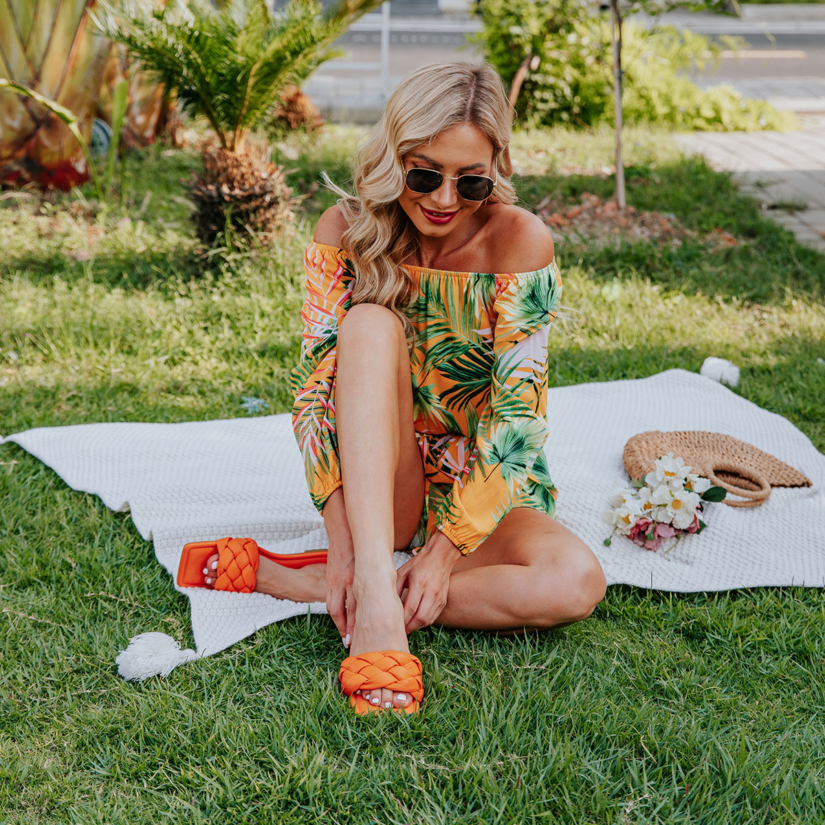 fitvalengift's tweet photo. Oh so bright ☀️
https://t.co/NS38Hgkx9o

#Fitvalen #Fitvalenfashion #Fitvalensummer #Fitvalenshoes #summer2022 #shoes #fashion #style #shoesaddict #streetstyle #summer #summervibes #chic #follow #l4l #like #beach #bikini #hot #OOTD #orange #DAZY https://t.co/fMyeI33u1E