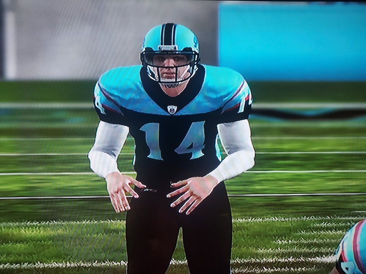 MaddenXFL2020's tweet photo. Rookie QB David Smith:

14-32, 240 YDS, 3 TDS, 0 INTS, 48 RUSH YDS, 1 RUSH TD.

Dallas scored points on 5/6 of the drives he played for. https://t.co/CLvcLDlDz7