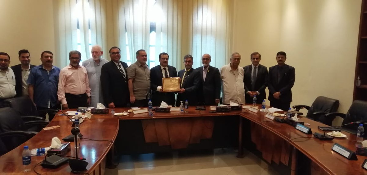 SRBOfficialPage's tweet photo. Chairman SRB and his team visited Karachi Chamber. It was agreed in the meeting that a joint committee of SRB and the Chamber will be formed to discuss and resolve issues and problems as faced by the trade. https://t.co/g9n3NQMu37