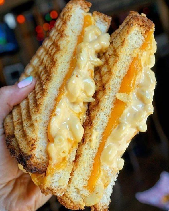 Yummmmmm😋😋😋

#foodies #sandwiches #FridayVibes #Friends