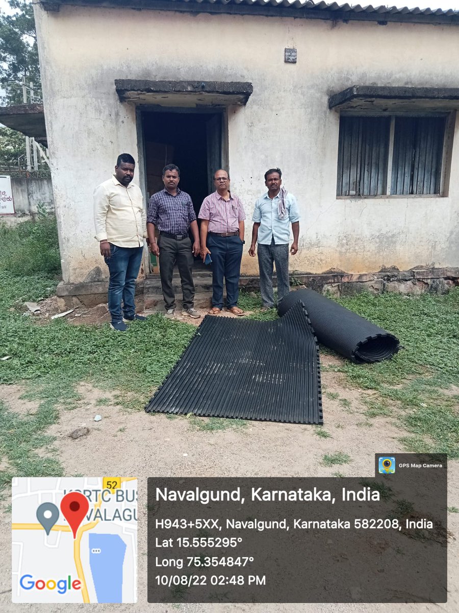 AHVS_Karnataka's tweet image. ದಿನಾಂಕ: 12/08/2022 ರಂದು, ಧಾರವಾಡ ಜಿಲ್ಲೆಯ ನವಲಗುಂದ ತಾಲ್ಲೂಕಿನಲ್ಲಿ ಫಲಾನುಭವಿಗಳಿಗೆ  ನೆಲಹಾಸು ವಿತರಣೆ ಕಾರ್ಯಕ್ರಮವನ್ನು ಡಾ.ಉಮೇಶ್ ಏನ್ ಕೊಂಡಿ ಉಪನಿರ್ದೇಶಕರು(ಆಡಳಿತ) ರವರ ನೇತೃತ್ವದಲ್ಲಿ ಹಮ್ಮಿಕೊಳ್ಳಲಾಯಿತು.
#Cowmat #Dharwad