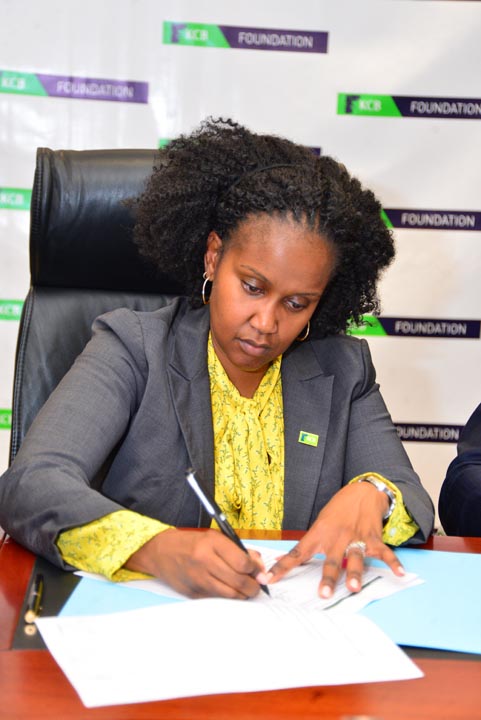 Conformément à notre stratégie de la banque de réinvestir dans la communauté, d'être une banque socialement responsable, hier nous avons signé un protocol d'accord avec la Fondation de la KCB Group.