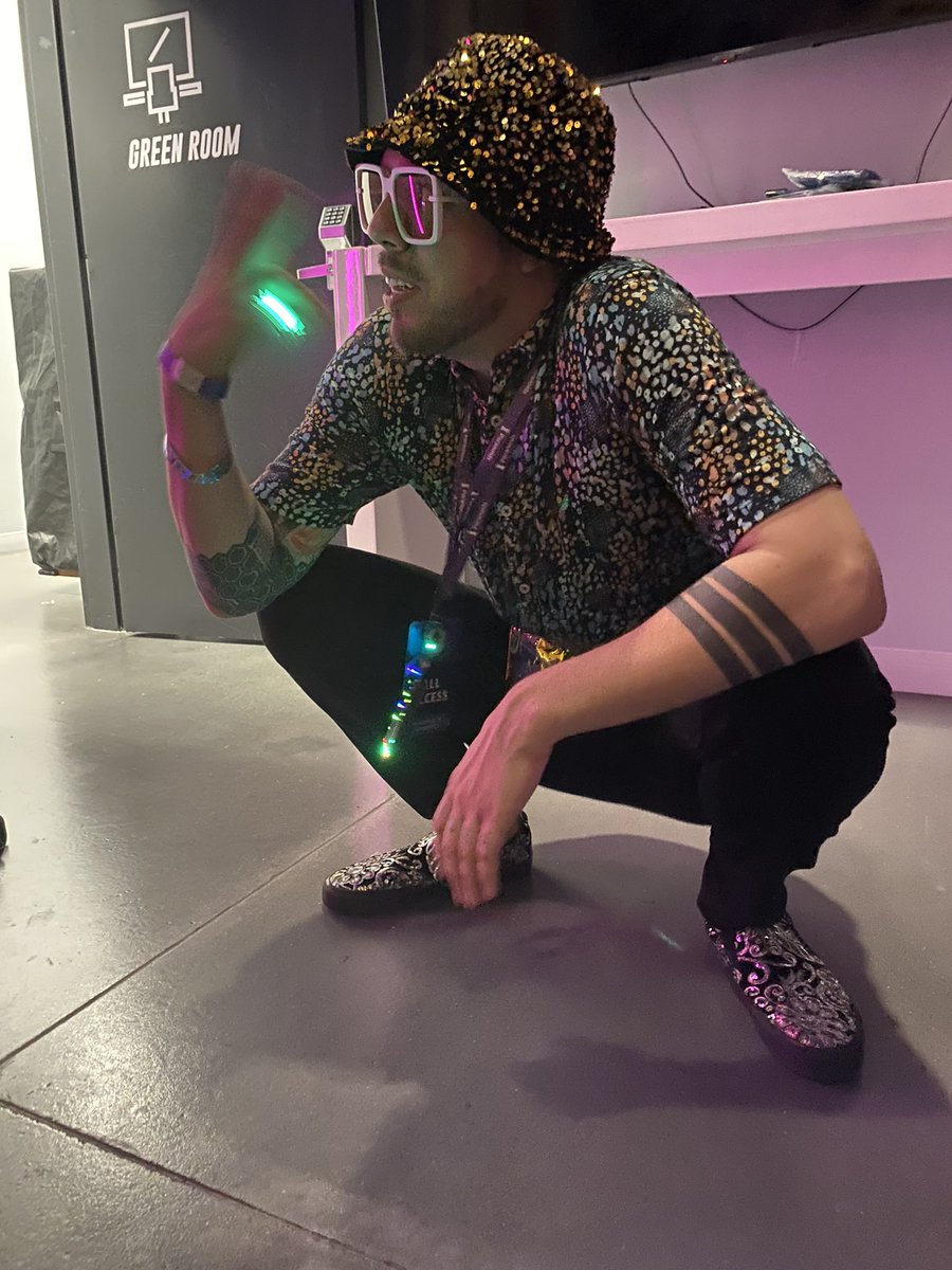 iwantallthebadges tweet media