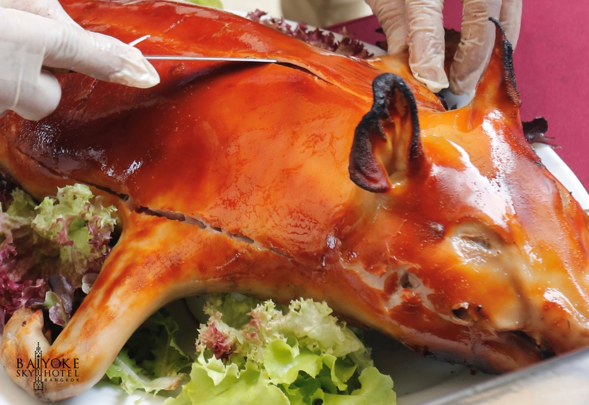 🐷 #หมูหัน หนัง กร๊อบบบบบ!
ทานได้ทั้งตัว #กรอบนอก #นุ่มใน มีให้บริการที่ #ใบหยกบุฟเฟต์ &amp; #Cookathome เพิ่มเติมคลิก bit.ly/3pf3NLY ☎️ 02-656-3939