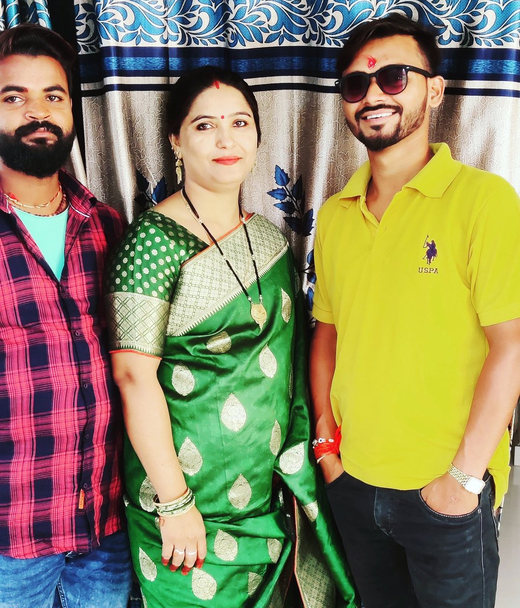 vikashrayrjd's tweet photo. बहन का प्यार किसी दुआ से कम नहीं होता। 
भाई बहन का प्यार कभी कम नहीं होता। 

आप सभी को रक्षाबंधन की हार्दिक शुभकामनाएँ। 
#rakshabandhancelebrations #happyrakshabandhan2022 #vikashrayrjd #Aurangabad https://t.co/sseJUkwa8W