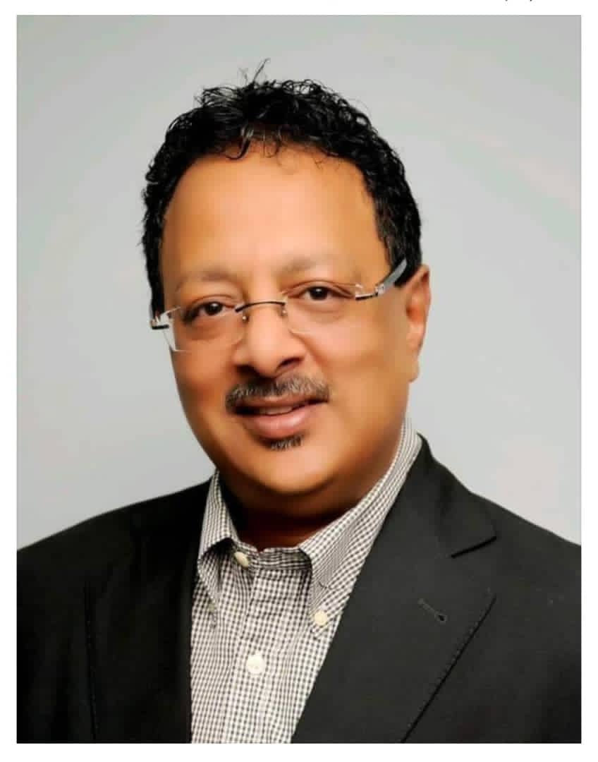 SudanTrend's tweet photo. لقي الابن الوحيد للرئيس التنفيذي لشركة سوداني للاتصالات مصرعه في الساعات الاولى من صباح اليوم  برصاصة اطلقها نظامي بالقرب من نادي النيل العالمي التابع لجهاز المخابرات العامة بالخرطوم.
نتيجة شجار لفظي دار بين حرس النادي والشاب محمد مجدي طه في ال Parking بعدها تم ضربه ضرب شديد. https://t.co/fpwUsaB8yO