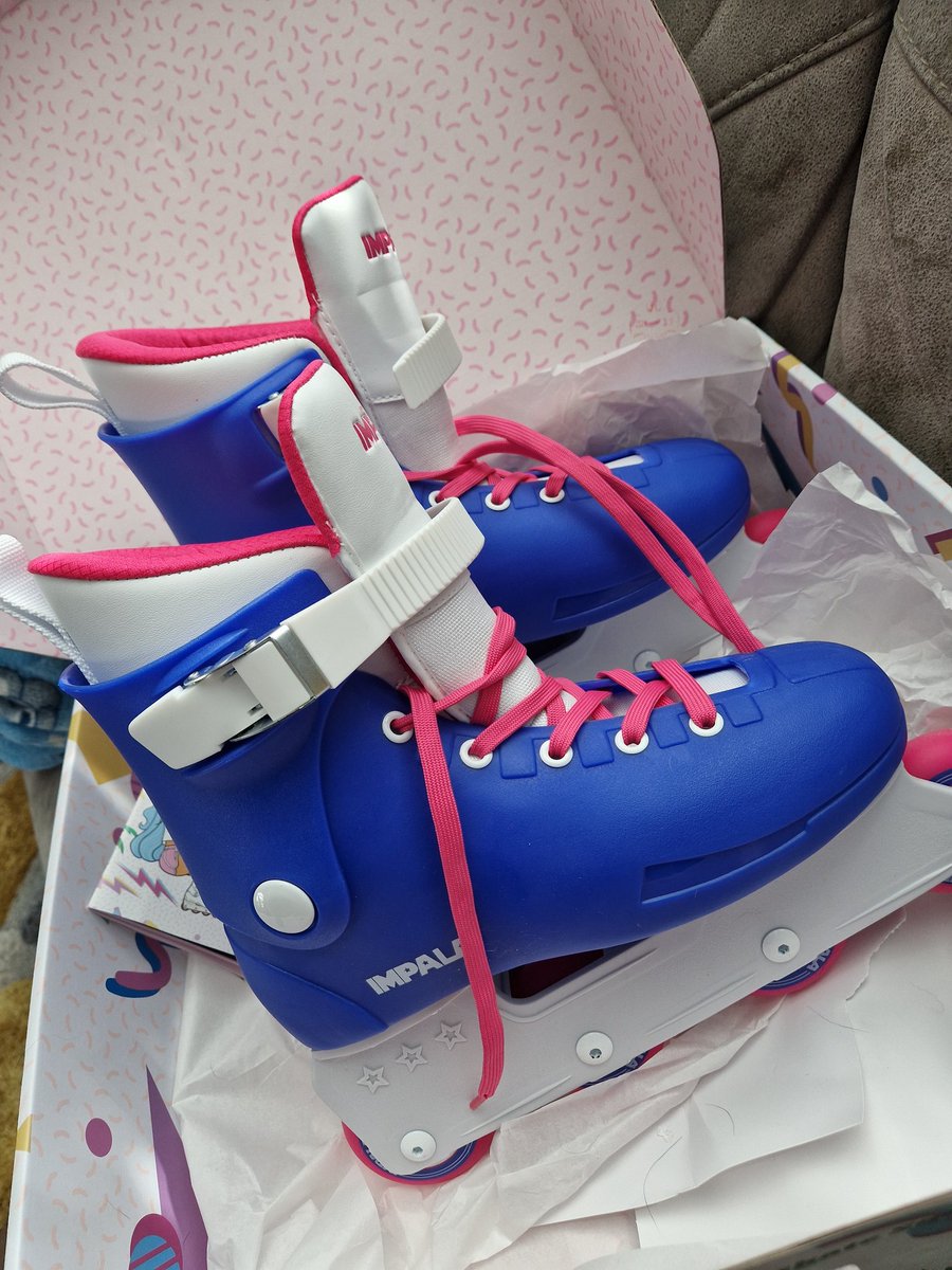MrsBing90's tweet photo. Home from holidays to these new beauties! #inlineskates #impalaskates #girlswhoskate https://t.co/fblwaoOhsg