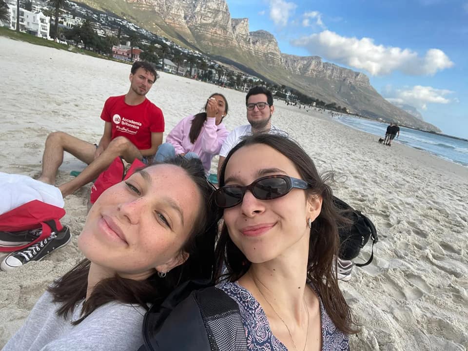 ihcapetown's tweet photo. Throwback to awesome memories of our #accademiabritannica group from Italy. Your love for Cape Town is contagious! From sunsets, class activities and nightlife, what a great way to experience our city. #ihcapetown #ihstudents #freetobesouthafrica #sunsets https://t.co/GvaEJCSyUE