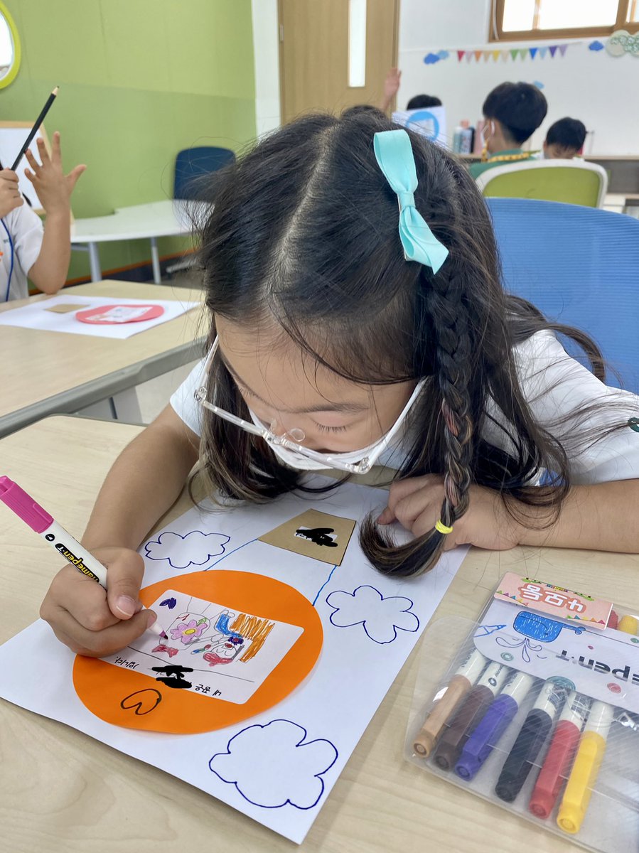 Enjoyed visiting our Korean Studies classes today! Happy students make a happy school! <a href="/SJA_Jeju/">SJA Jeju</a> #sja_jeju