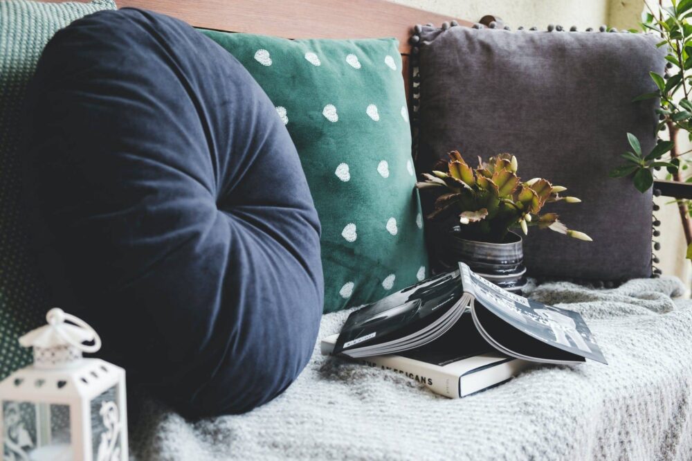 HomeKitchIdeas's tweet photo. Incredible!
#Couch #Plant #Comfort #Textile #Table #studiocouch #Pillow #Book #Rectangle #Livingroom https://t.co/2J9PWcwHw6