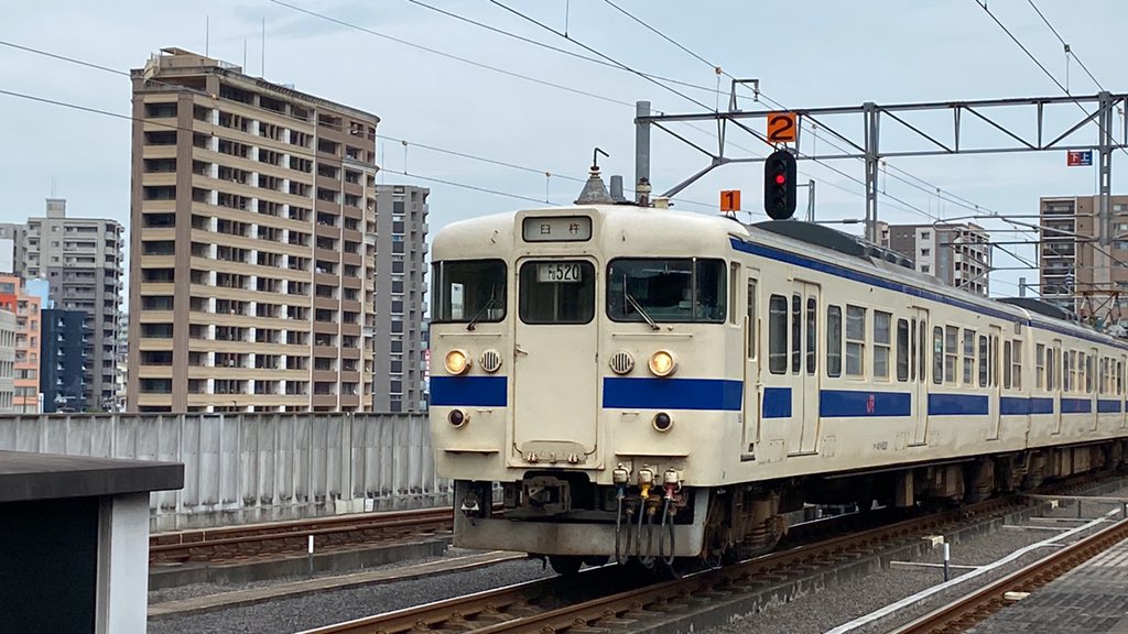 moririnmonro114's tweet photo. 415系Fo520撮影出来ました(*^^*)
#415系 #Fo520 https://t.co/UaYHM2ssBW