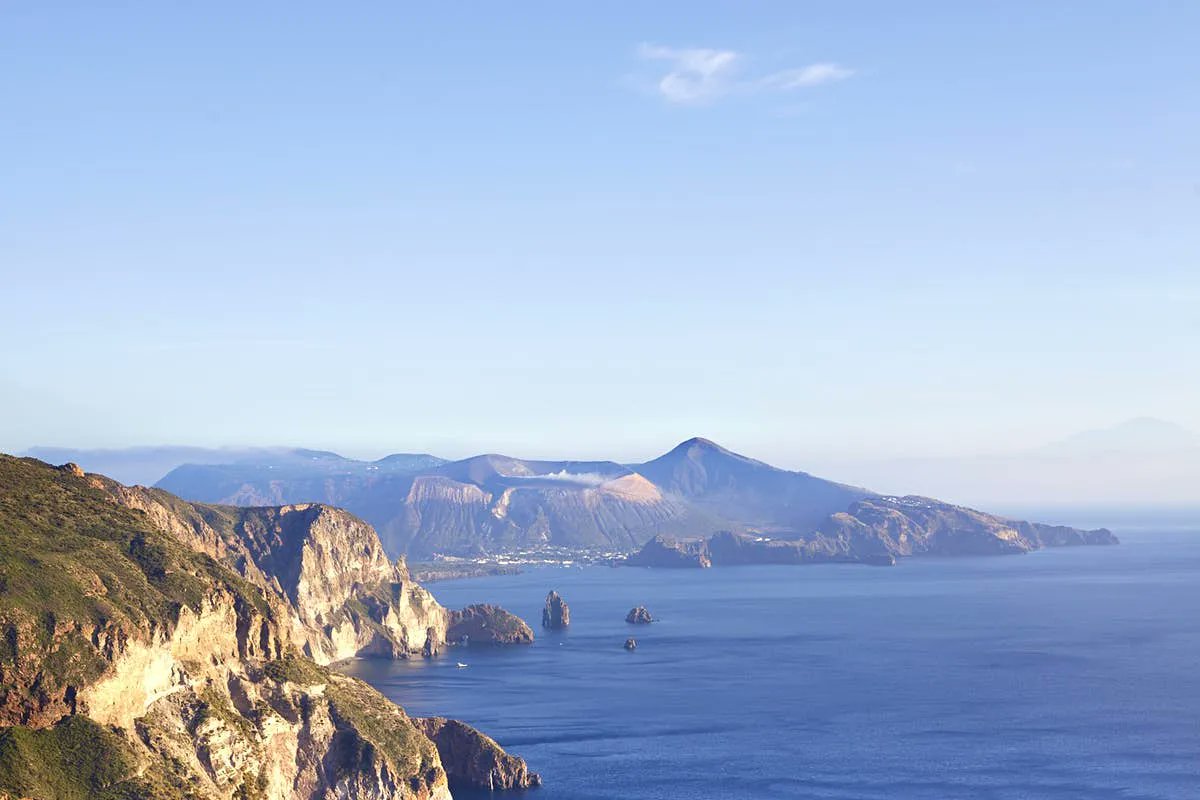 FEGTouristGuide's tweet image. Don&apos;t miss the opportunity to visit Sicily top attractions and see it through the eyes of a certified tourist guide!
You can find them here:
guidesiracusa.info 

lonelyplanet.com/italy/sicily?u… 

#FEG_QualifiedTouristGuides #ReadyToGuide #VisitSicily #Tourism #HistoricallyCurious