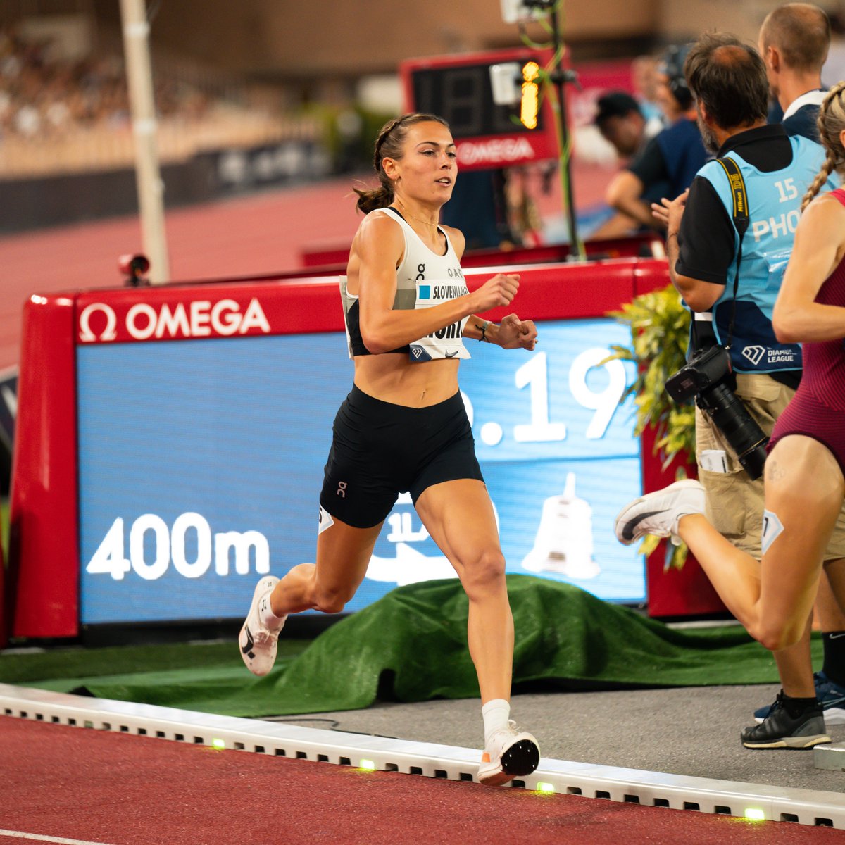 on_running's tweet photo. On athletes are tearing up the track in Monaco 💪 the OAC’s @SageHurta bagged silver in the 800m with a new PR, running an incredible 1:57.8, while OAC Europe’s @LukeMcCann98 set a new Irish record in the 1000m event with a time of 2:15.4.

📸: @wk_vision https://t.co/qFbh0Vc9LP