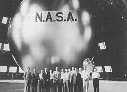 mariobianchi18's tweet image. Il #12agosto 1960 gli Usa lanciano il primo satellite per telecomunicazioni, #Echo1, da Cape Canaveral, racchiuso in un razzo Thor-Delta. Una volta sopra l'atmosfera terrestre, il satellite è gonfiato con gas a bassa pressione per formare un pallone sferico di 30,5 m di diametro.