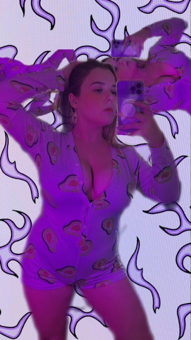 Live on twitch in my avocado onesie 🤭🥑 https://t.co/fZfEhCxxGF<a href="/tag/fansly"class="tags"><span>#fansly</span></a>