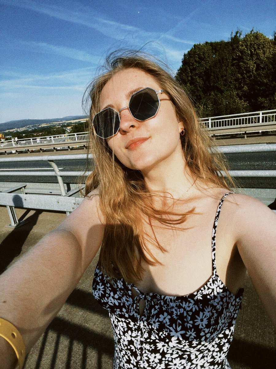 Gm dear fam🌞 
I wish everyone to shine like the sun💛