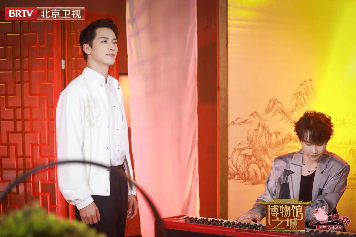 xtimeofmylife2's tweet photo. New stills of #xuweizhou for tonight's episode of 《博物馆之夜》

#timmyxu #许魏洲 https://t.co/Sty8eGYwWS