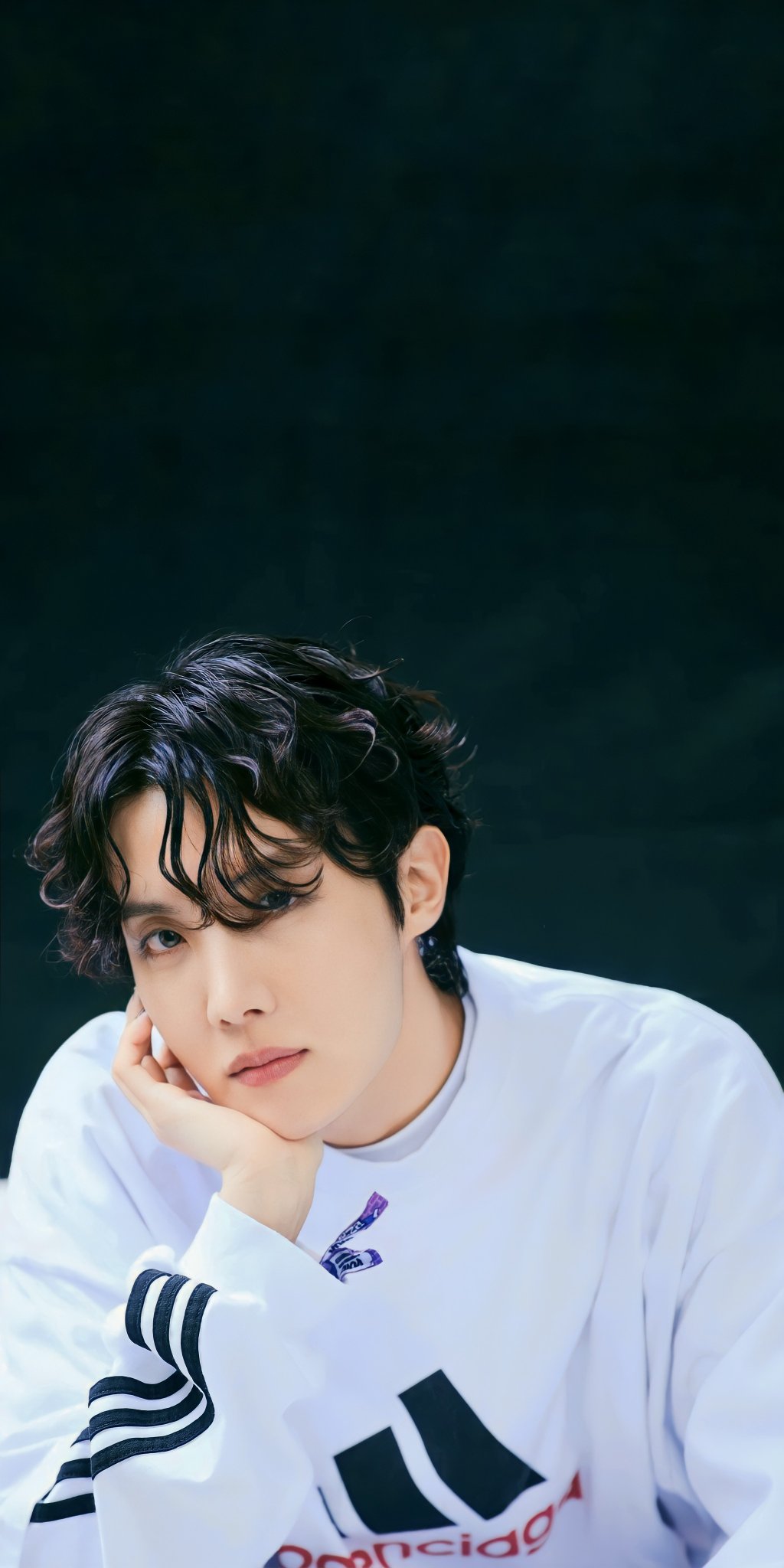 JHOPE 手渡しフォト BTS (방탄소년단) 'Take Two' Live Clip (j-hope Focus