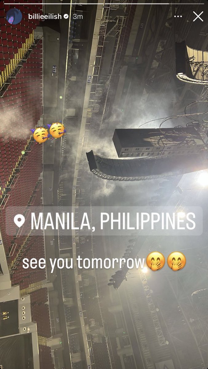 BillieEilishPH's tweet photo. OHMYGOD BILLIE ON INSTAGRAM 😭😭😭😭😭😭😭😭😭😭😭 SEE YOU SOOOOOOOOOOON 

#HappierThanEverMNL https://t.co/Lp8iD6baqL