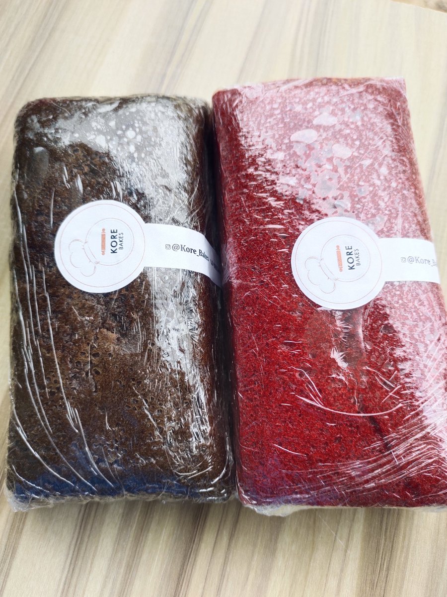 love_of_cakery's tweet photo. Dark Chocolate and Red Velvet Large loaf
Available for NGN4000
COMBO goes for NGN7500

#yummy #caketwitter #bakertwitter #twittercakes #cakesinlagos #bakersinlagos https://t.co/I3ceFMjDBu