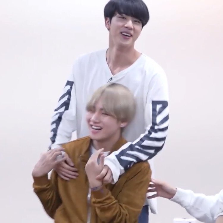 selfy_t's tweet photo. #TAEJIN

#4yearswithepiphany
#3YearsWithWinterBear

https://t.co/R7Co5GAepg https://t.co/qGx0YyAt8X