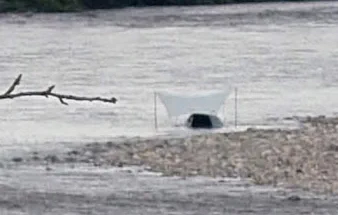 @fishing_men 今朝キャンパーが水没してましたf(^^) 
お盆の台風、水の事故は気を付けよう♪ 